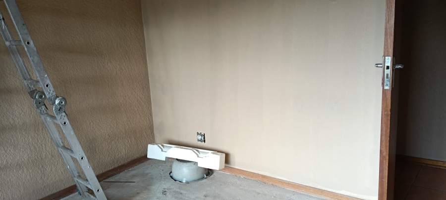 4 Bedroom Property for Sale in Pellissier Free State